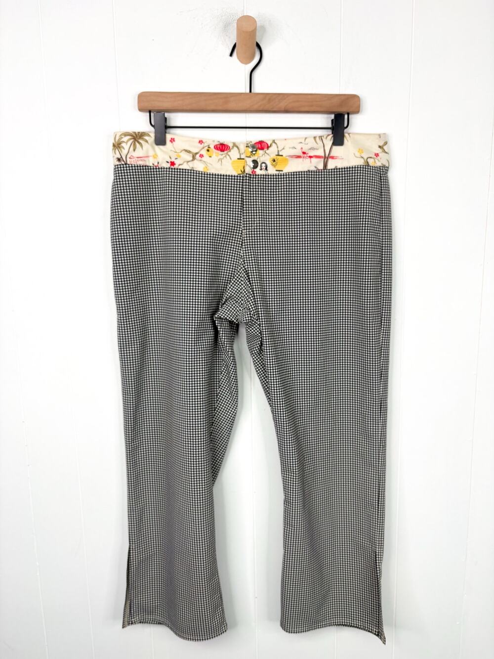 Vintage | 90s Jantzen Gingham Cropped Pants Large Black White Tropical Waist